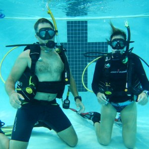 shoultz-scuba-training-pool-divers